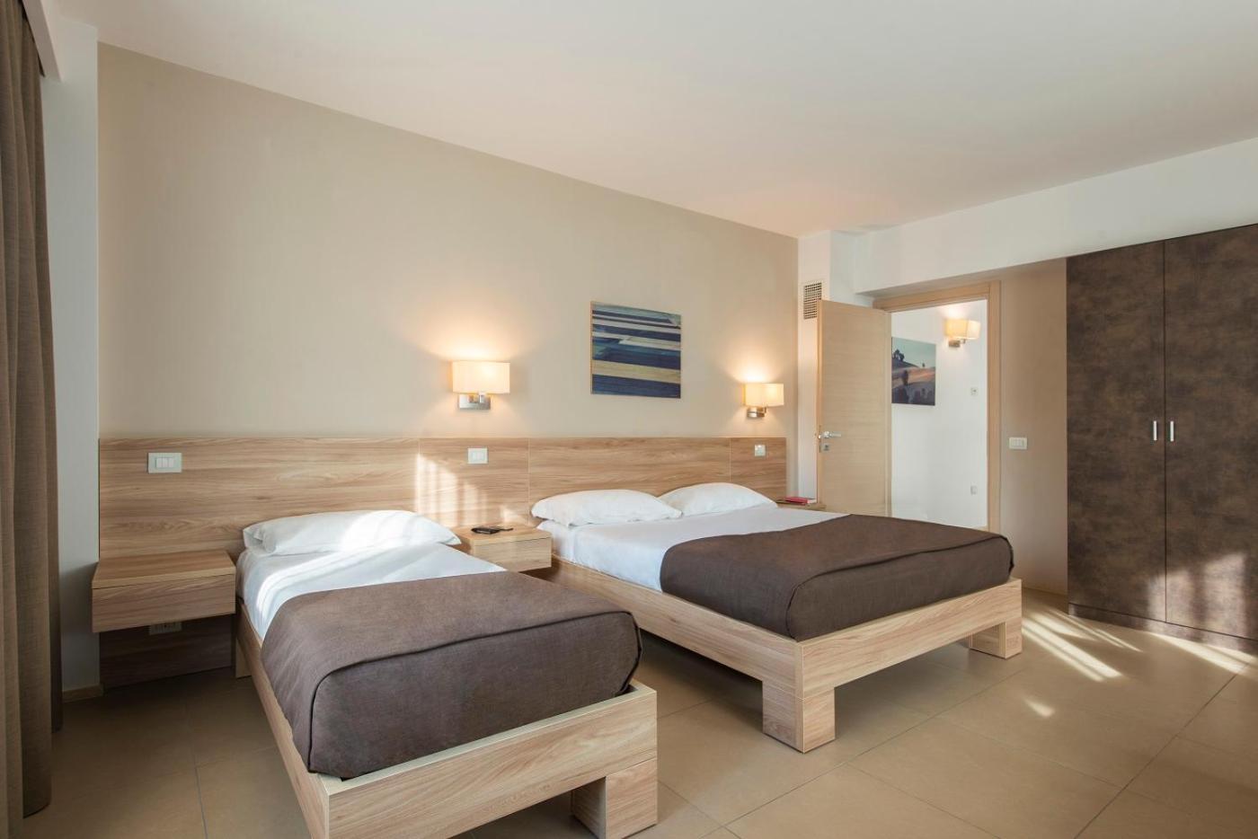Hotel Dimorae Rooms And Suites - Apartments ชิวิตาโนวา มาร์เค ห้อง รูปภาพ