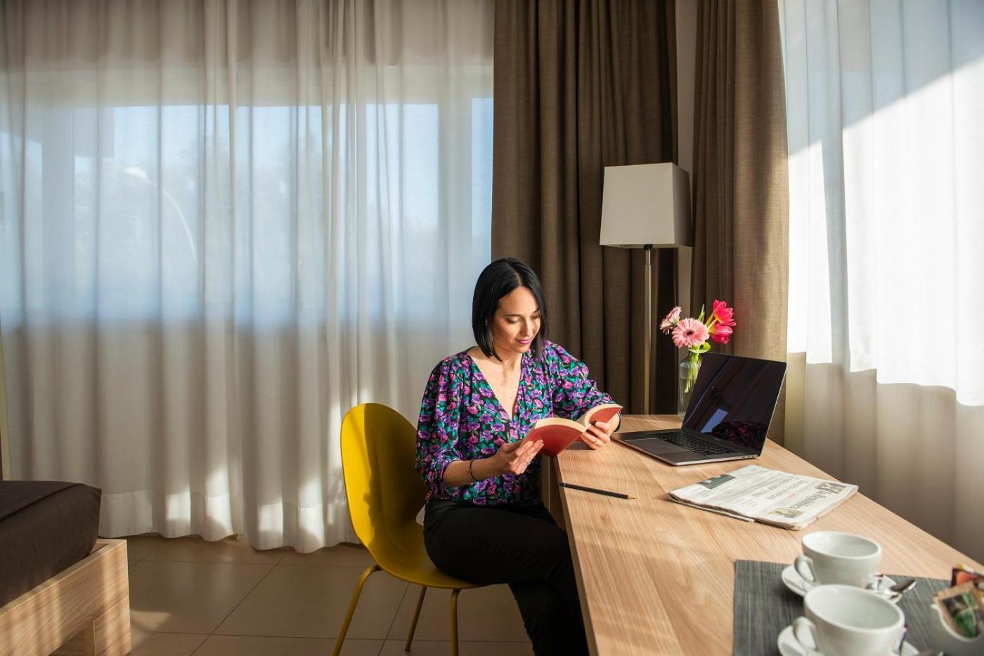 Hotel Dimorae Rooms And Suites - Apartments ชิวิตาโนวา มาร์เค ห้อง รูปภาพ