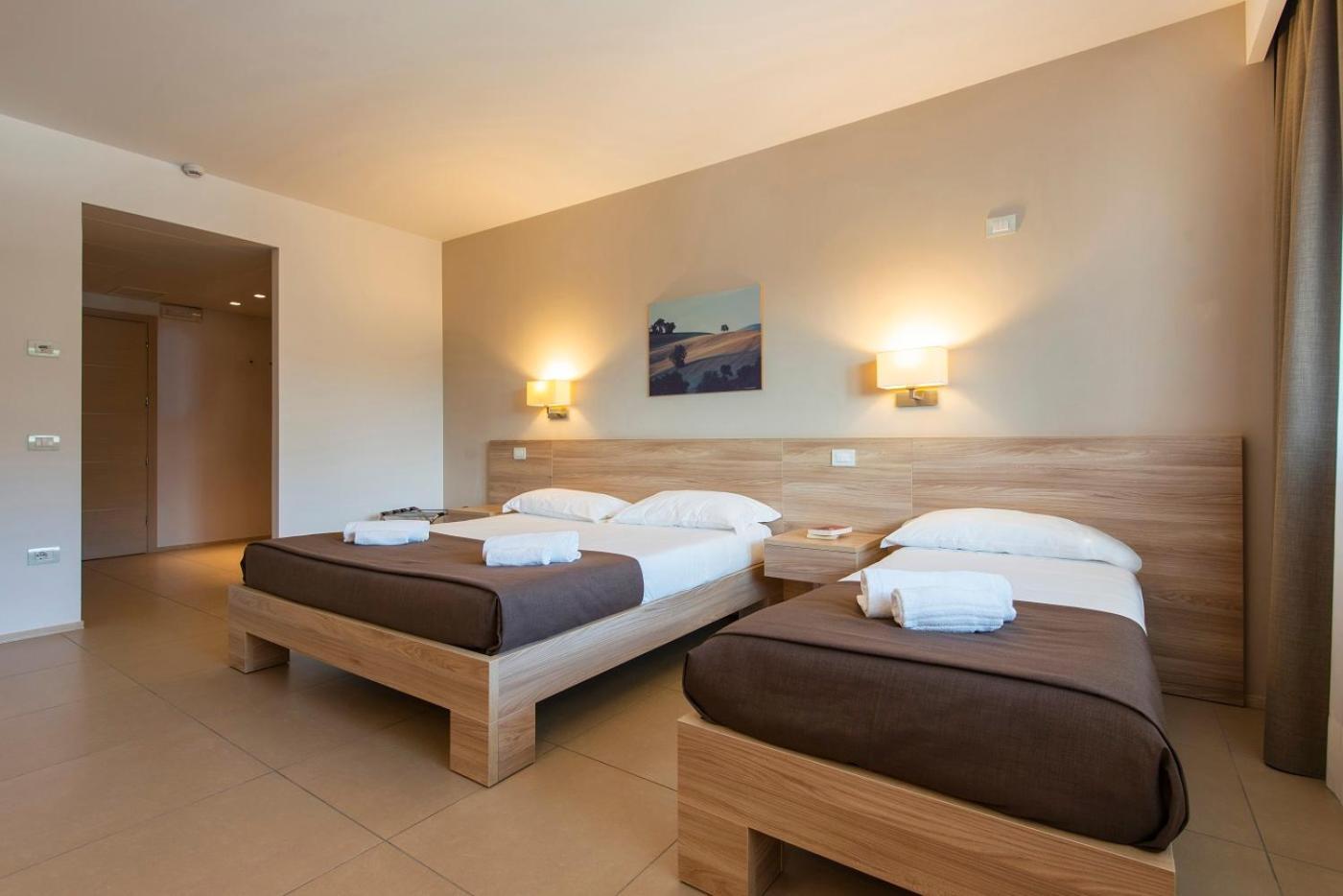 Hotel Dimorae Rooms And Suites - Apartments ชิวิตาโนวา มาร์เค ห้อง รูปภาพ