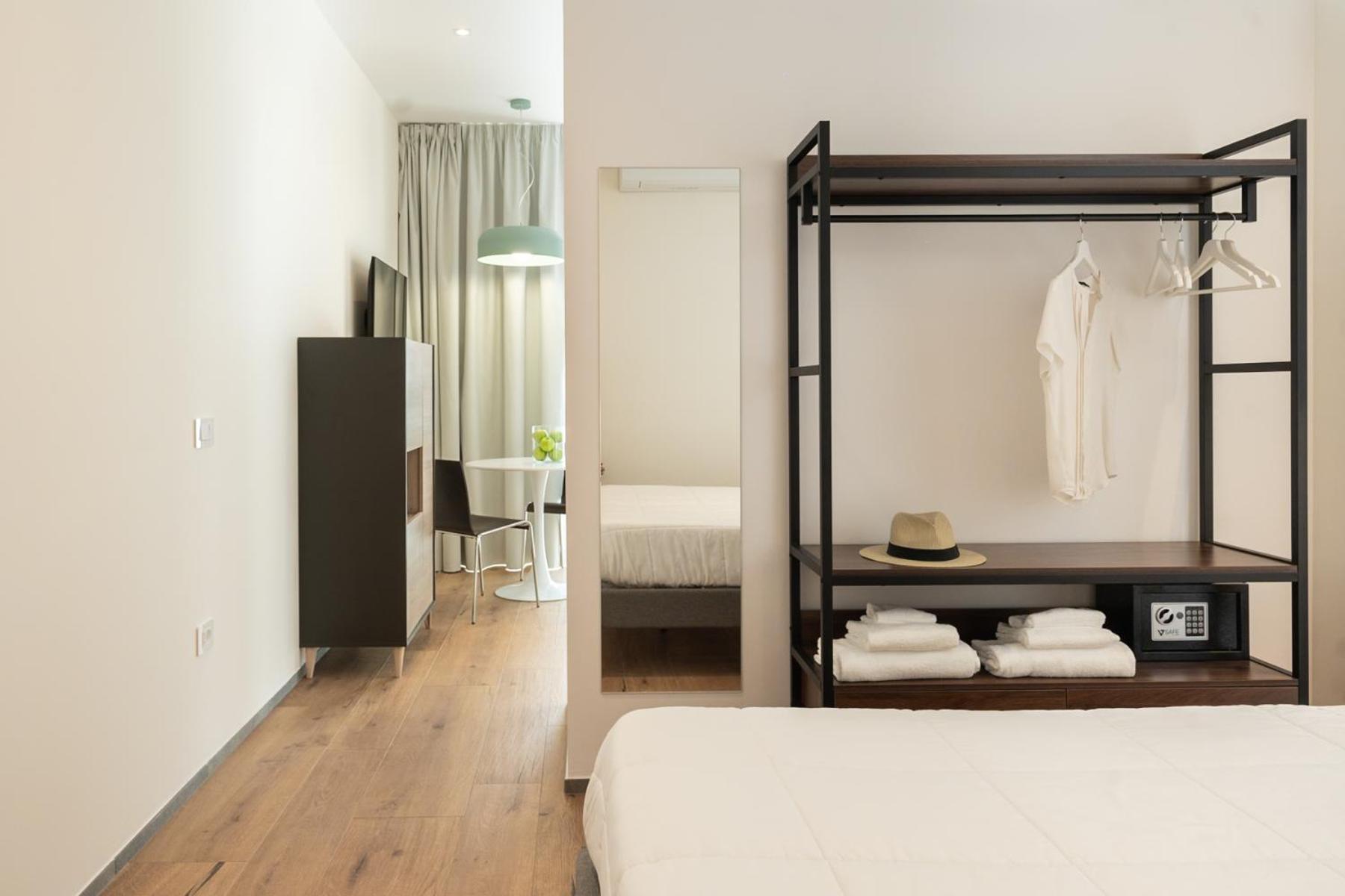 Hotel Dimorae Rooms And Suites - Apartments ชิวิตาโนวา มาร์เค ภายนอก รูปภาพ